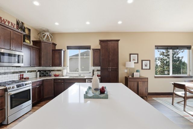 5021 N Emerald Ln, Spokane, WA 99212