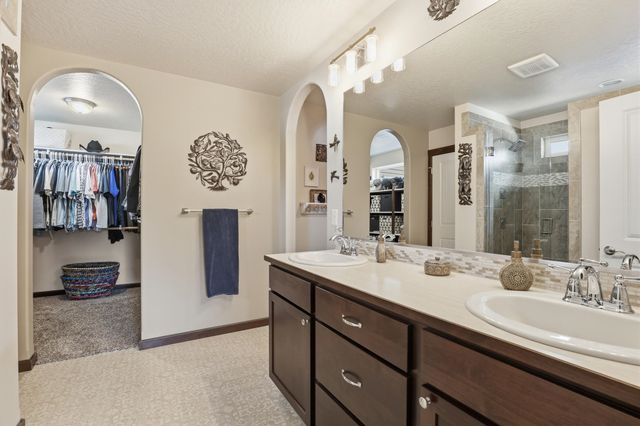 5021 N Emerald Ln, Spokane, WA 99212