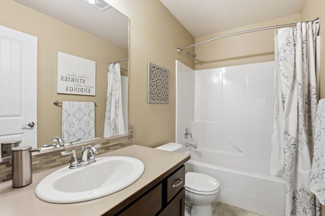 5021 N Emerald Ln, Spokane, WA 99212