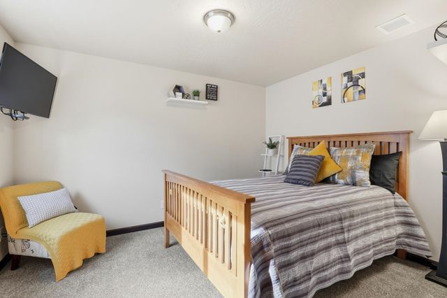 5021 N Emerald Ln, Spokane, WA 99212