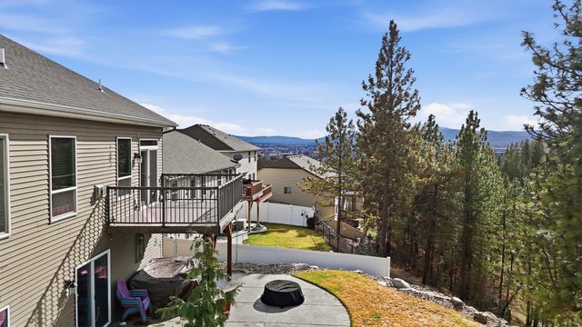 5021 N Emerald Ln, Spokane, WA 99212