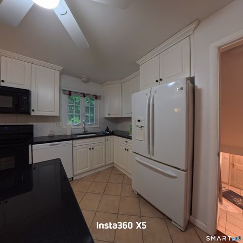 36 Derby Place, Stratford, CT 06614