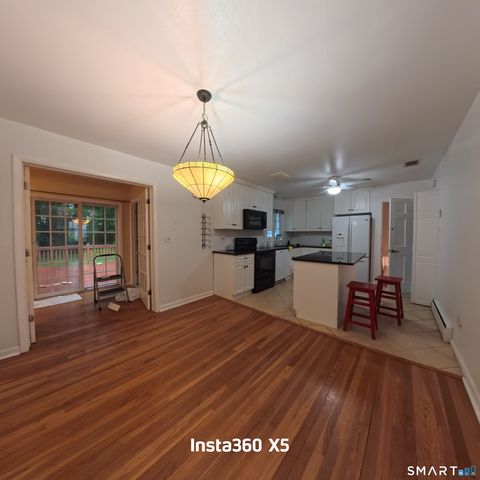36 Derby Place, Stratford, CT 06614
