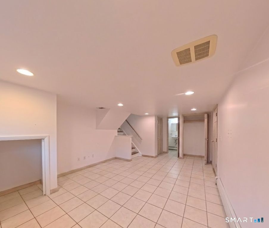 36 Derby Place, Stratford, CT 06614