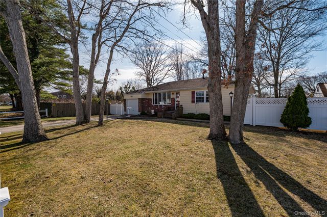 242 W 3rd Street, Deer Park, NY 11729