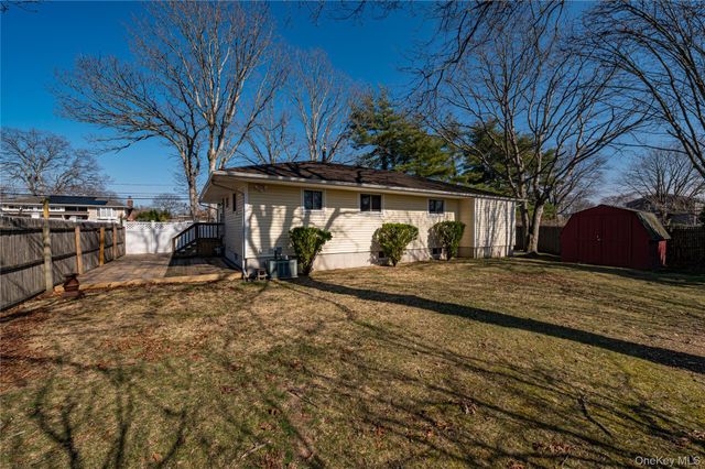 242 W 3rd Street, Deer Park, NY 11729