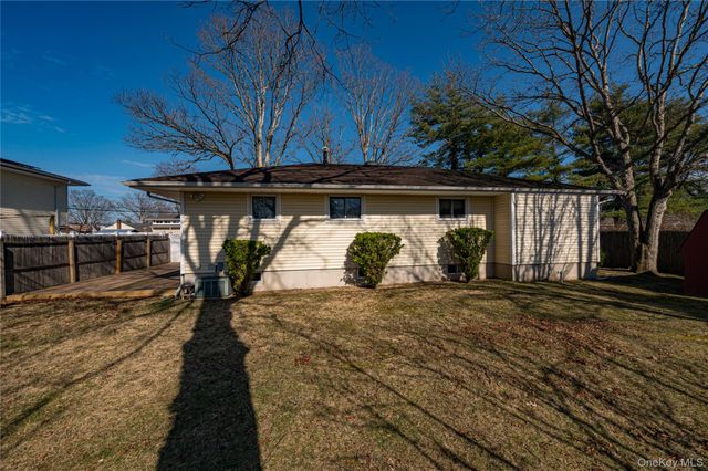 242 W 3rd Street, Deer Park, NY 11729