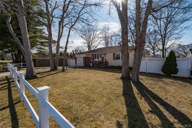 242 W 3rd Street, Deer Park, NY 11729