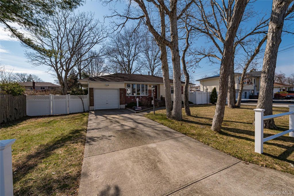 242 W 3rd Street, Deer Park, NY 11729