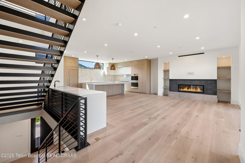 414 HIDDEN HOLLOW Drive, Jackson, WY 83001 photo 10