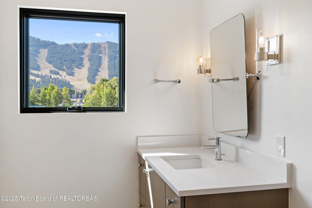 414 HIDDEN HOLLOW Drive, Jackson, WY 83001 photo 14