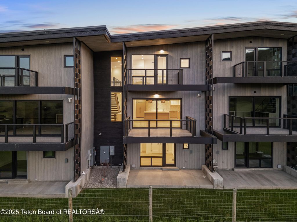 414 HIDDEN HOLLOW Drive, Jackson, WY 83001 photo 26