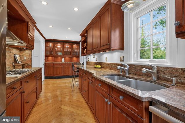 4300 44TH ST NW, Washington, DC 20016