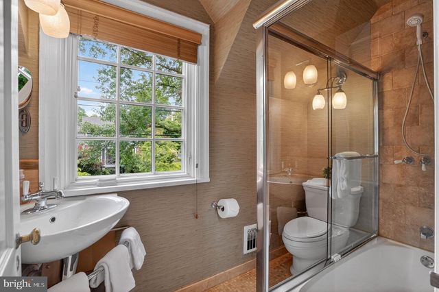 4300 44TH ST NW, Washington, DC 20016