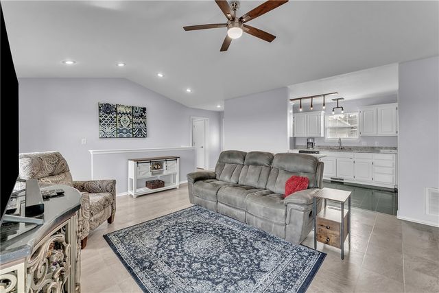 58 Cypress Point Lane, Holiday Island, AR 72631