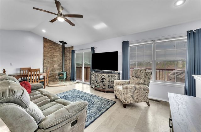 58 Cypress Point Lane, Holiday Island, AR 72631