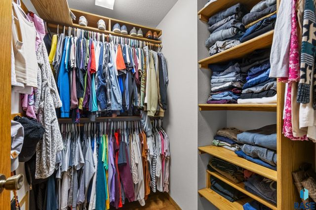 47516 271st St Street, Harrisburg, SD 57032