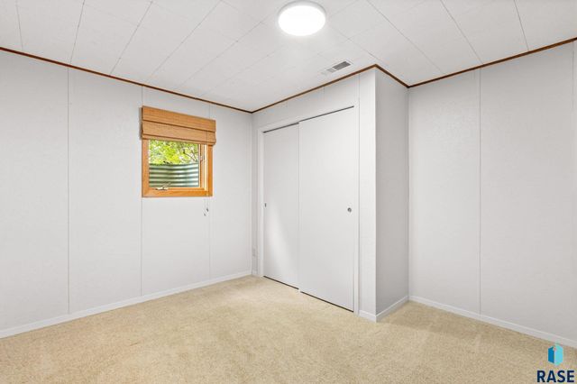 47516 271st St Street, Harrisburg, SD 57032