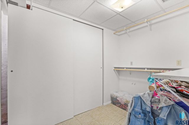 47516 271st St Street, Harrisburg, SD 57032