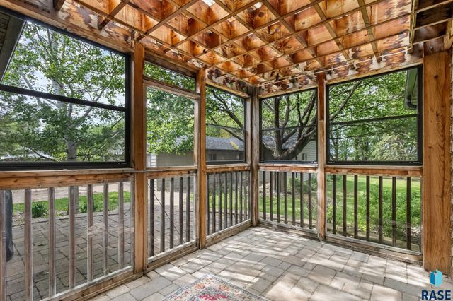 47516 271st St Street, Harrisburg, SD 57032