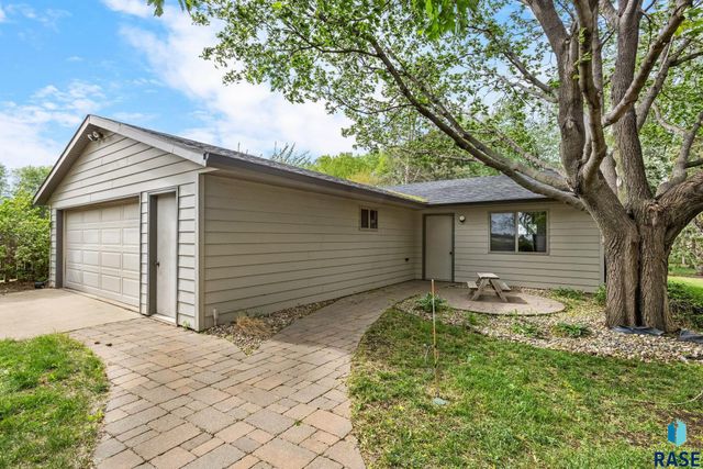 47516 271st St Street, Harrisburg, SD 57032