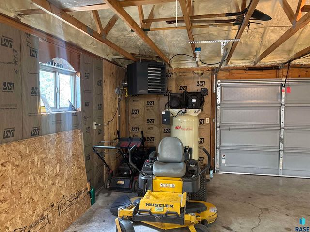 47516 271st St Street, Harrisburg, SD 57032