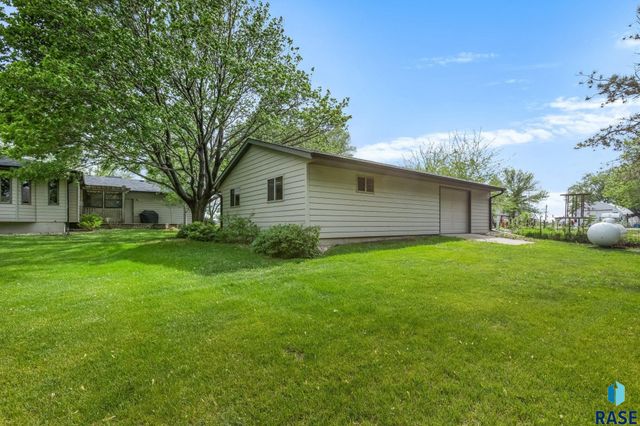 47516 271st St Street, Harrisburg, SD 57032