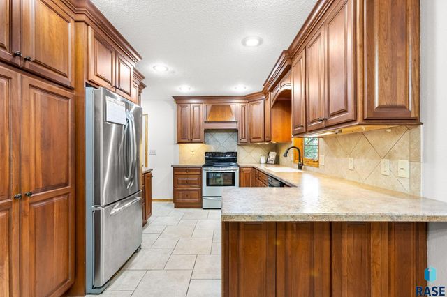 47516 271st St Street, Harrisburg, SD 57032