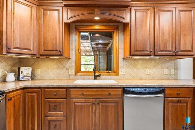 47516 271st St Street, Harrisburg, SD 57032