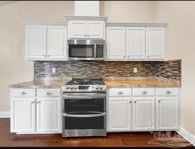 4474 Hampton Bay Blvd, Milton, FL 32583