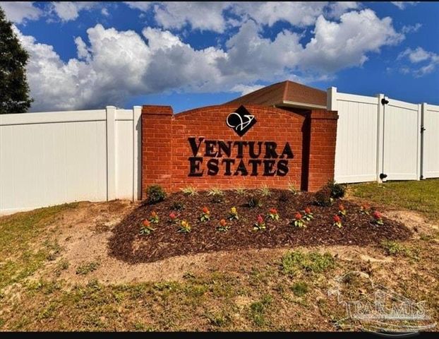 4474 Hampton Bay Blvd, Milton, FL 32583