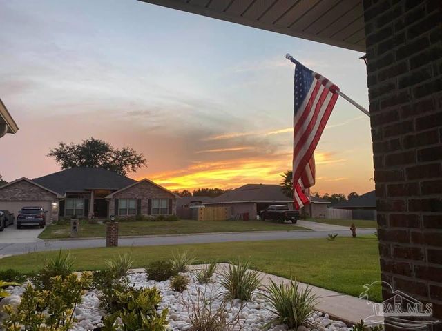 4474 Hampton Bay Blvd, Milton, FL 32583