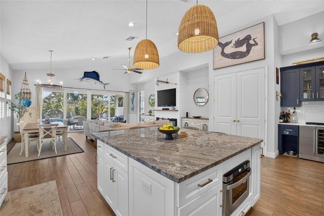 6411 COQUINA ISLAND COVE, Apollo Beach, FL 33572