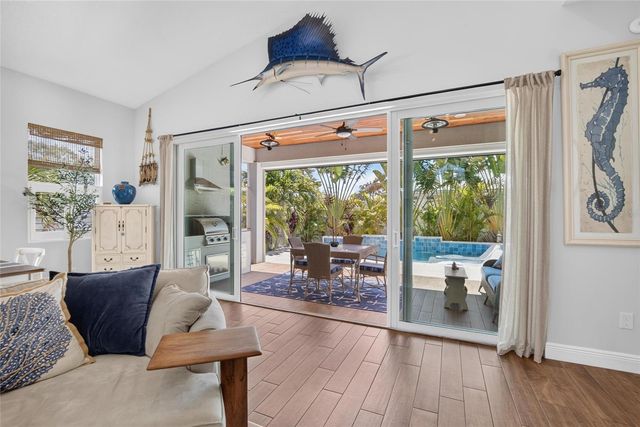 6411 COQUINA ISLAND COVE, Apollo Beach, FL 33572