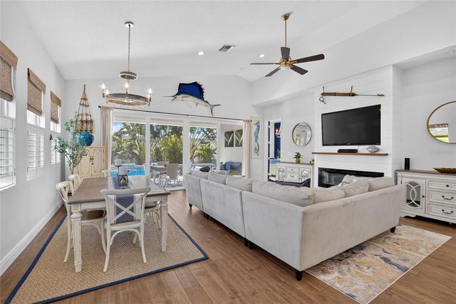6411 COQUINA ISLAND COVE, Apollo Beach, FL 33572