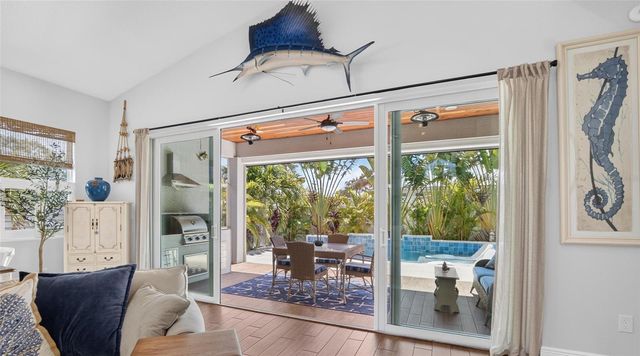 6411 COQUINA ISLAND COVE, Apollo Beach, FL 33572