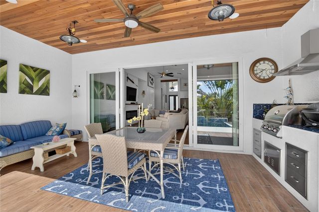 6411 COQUINA ISLAND COVE, Apollo Beach, FL 33572