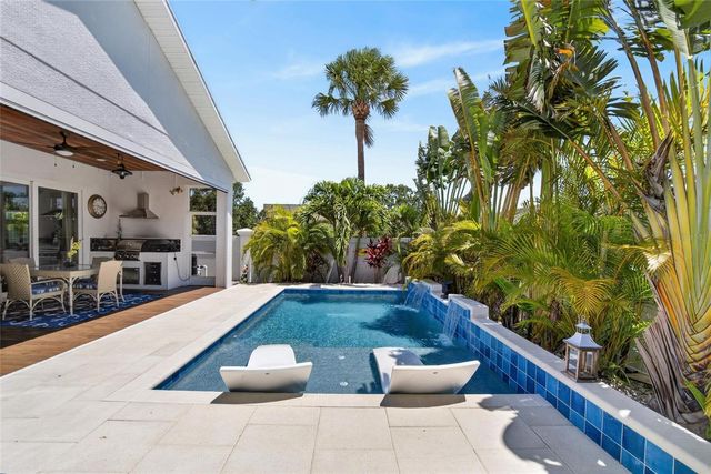 6411 COQUINA ISLAND COVE, Apollo Beach, FL 33572