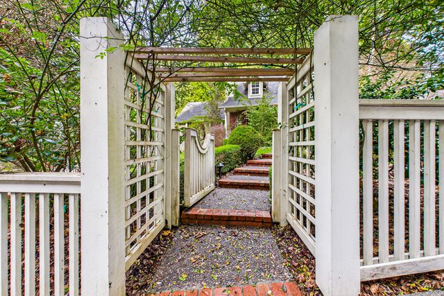 812 Diamond Drive, Arcata, CA 95521