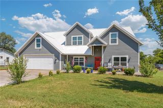 302 Fulton Street, Gentry, AR 72734