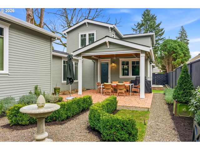 330 6TH St, Lake Oswego, OR 97034