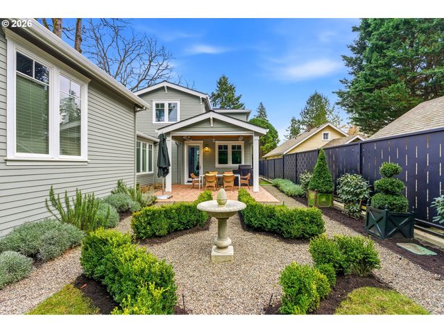 330 6TH St, Lake Oswego, OR 97034