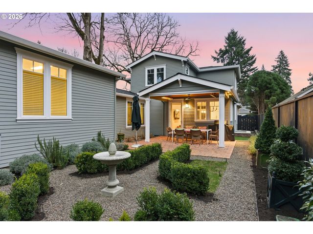 330 6TH St, Lake Oswego, OR 97034