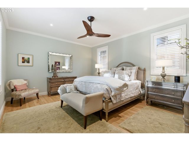 330 6TH St, Lake Oswego, OR 97034