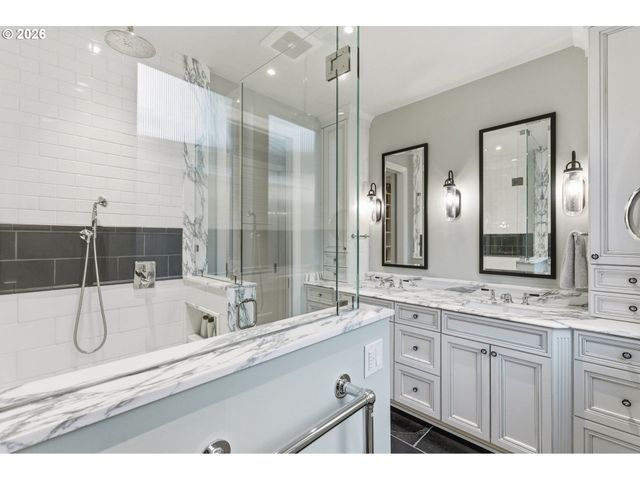 330 6TH St, Lake Oswego, OR 97034