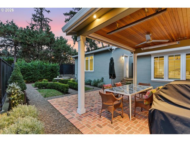 330 6TH St, Lake Oswego, OR 97034