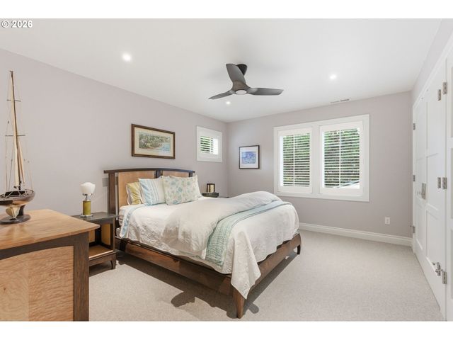 330 6TH St, Lake Oswego, OR 97034