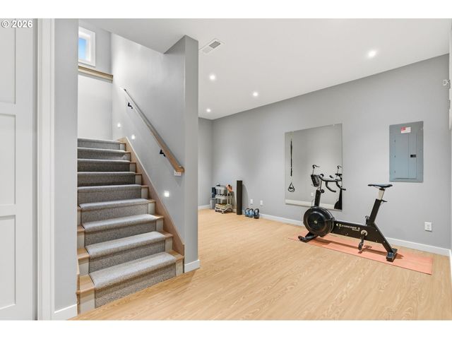 330 6TH St, Lake Oswego, OR 97034