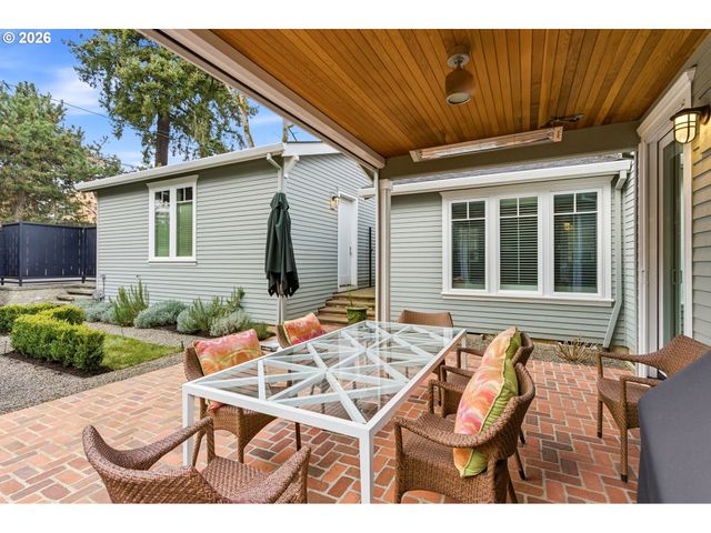 330 6TH St, Lake Oswego, OR 97034