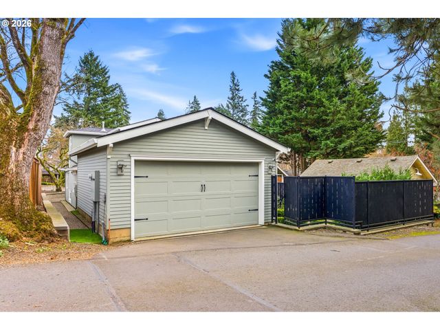 330 6TH St, Lake Oswego, OR 97034